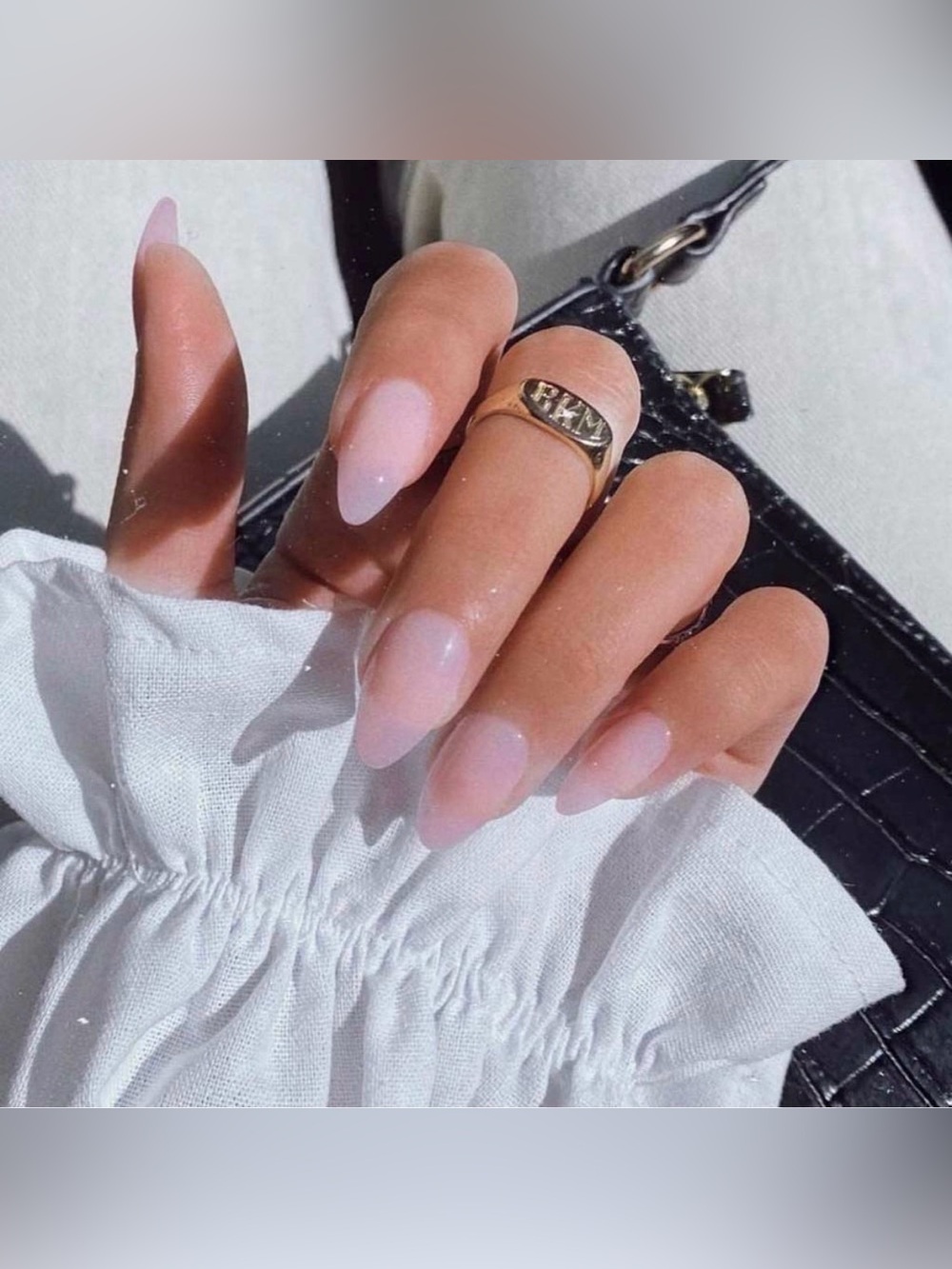 Glamnetic Press-On Nails in Cloud 9 (medium almond)